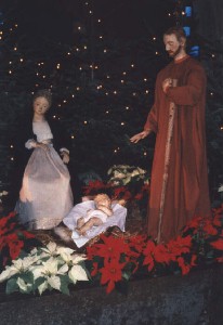 Foto der Krippe beim Altar in Don Bosco