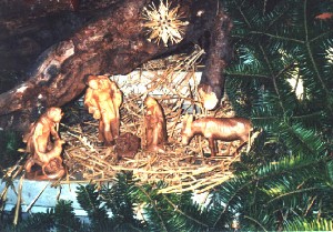 Foto der Krippe beim Altar in St. Wolfgang